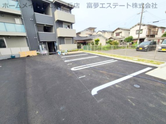 ラ・メゾン狭山の駐車場