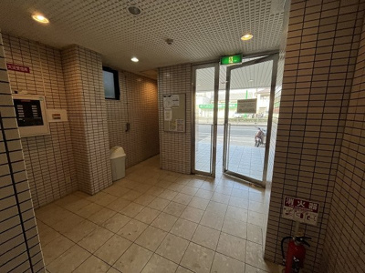 【ロビー】 | 弘和ハイム | ゆとりのあるロビーです