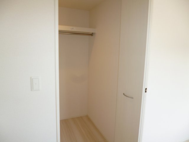 瀬戸内ハウジングⅤの収納|ウォークインクローゼット