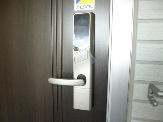 瀬戸内ハウジングⅤの玄関|電子キー
