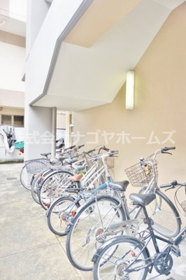 【駐車場】 | イヅミマンション  | 駐輪場