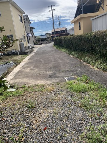 土地　足近町直道の前面道路含む現地写真|西側道路