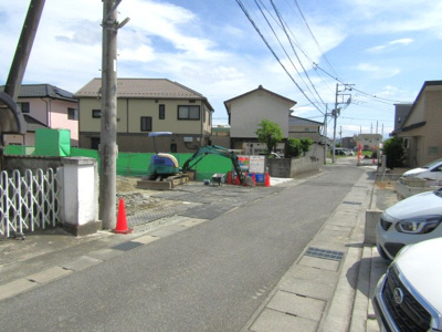 【前面道路含む現地写真】 | ブルーミングガーデン　甲斐市島上条 | 前面道路含む現地写真です