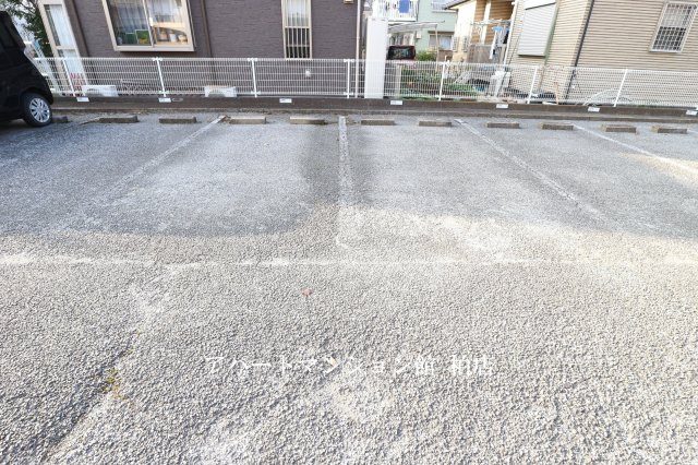 第二パールメゾン染谷の駐車場
