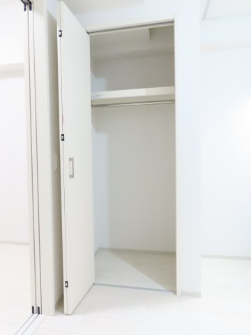 大阪市淀川区十三本町１丁目の賃貸マンションの収納