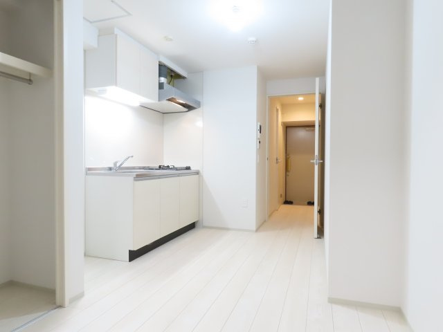 大阪市淀川区十三本町１丁目の賃貸マンションの居間・リビング