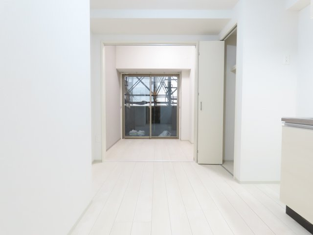 大阪市淀川区十三本町１丁目の賃貸マンションの居間・リビング