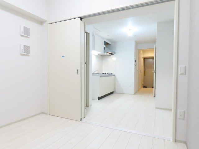 大阪市淀川区十三本町１丁目の賃貸マンションの洋室