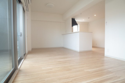 【居間・リビング】 | フランディル・ルミエ思案橋