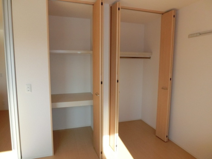 エミネンス Bの収納|クローゼット