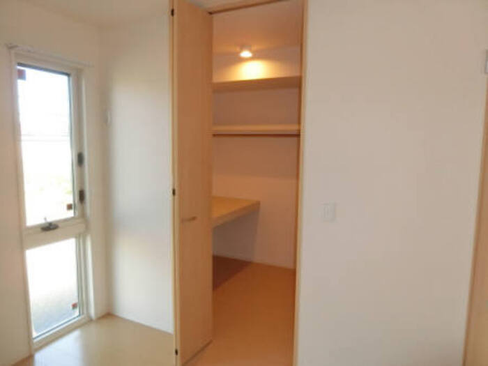 エミネンス Bの収納|ウォークインクローゼット