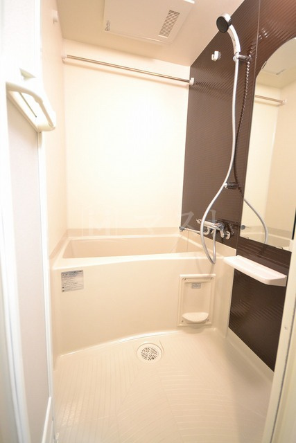 ラグゼ今里Ⅱの浴室