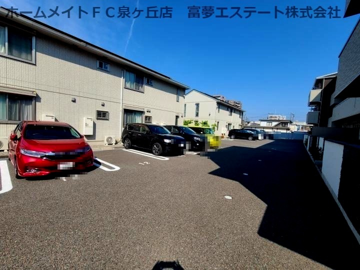 サニーヒルズ泉大津A棟の駐車場