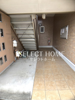 【エントランス】 | 建物の内部です