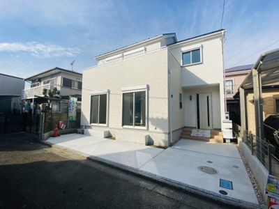 【外観】 | 所沢市上新井　新築 | 全室南向き
南道路につき日当たり良好です♪

