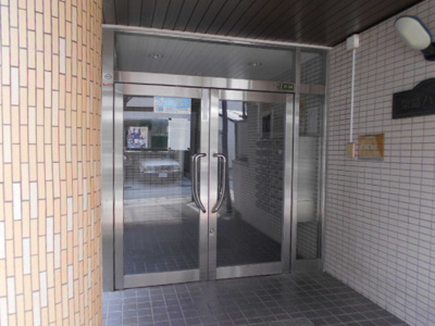 【エントランス】 | 柴島ハイツ | 防犯カメラもあるエントランスです