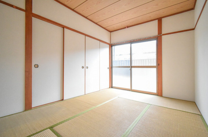 コーポ南【10,000キャッシュバック対象物件】の和室|和室、ちょっとしたくつろぎスペースにいかがでしょうか