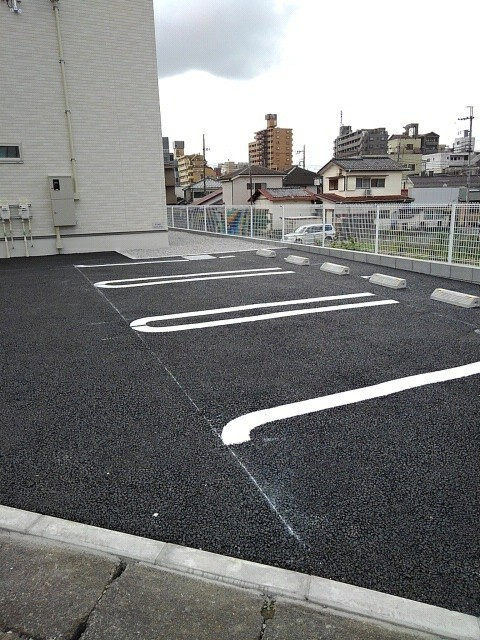 フォンターナ・コリーナの駐車場