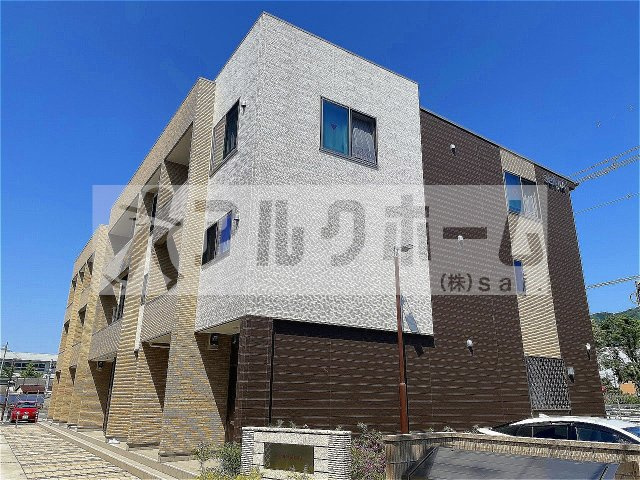 エクレールカララの外観