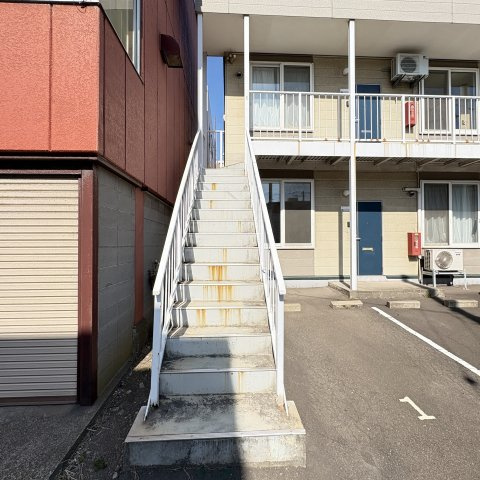 メゾンシエナⅡのエントランス