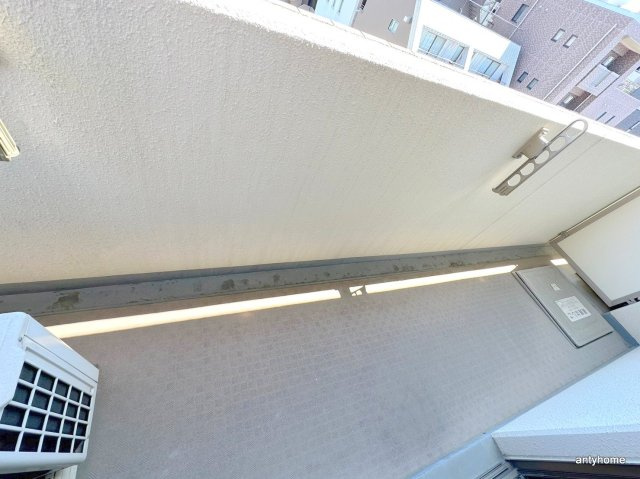 エステムヒルズ新大阪　仲介手数料無料のバルコニー