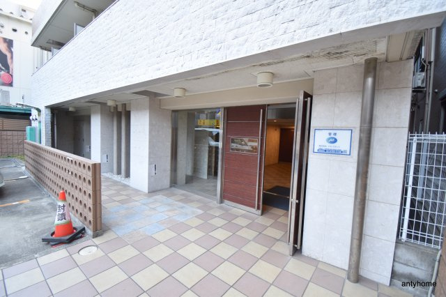 エステムヒルズ新大阪　仲介手数料無料のエントランス