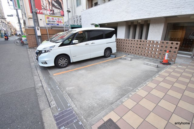 エステムヒルズ新大阪　仲介手数料無料の駐車場
