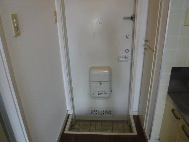 アミティ伊勢の玄関|他のお部屋の参考写真となります。