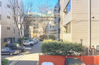 【展望】 | 【 View 】
木の暖かさをより感じさせてくれる太陽の光、一日の始まりを心地よく演出してくれます。窓から入る気持ちのいい風で、活力がみなぎることでしょう。