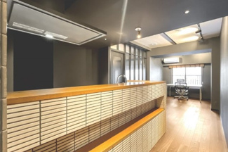 【外観】 | 【 Living　room 】
木の暖かさを感じられ、団欒とした生活を送ることができるリビングルーム。気持ちのいい日の光の下、ゆっくりとしたくつろげる時間を楽しみませんか？