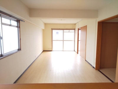 【居間・リビング】 | REステートビル | リビングです