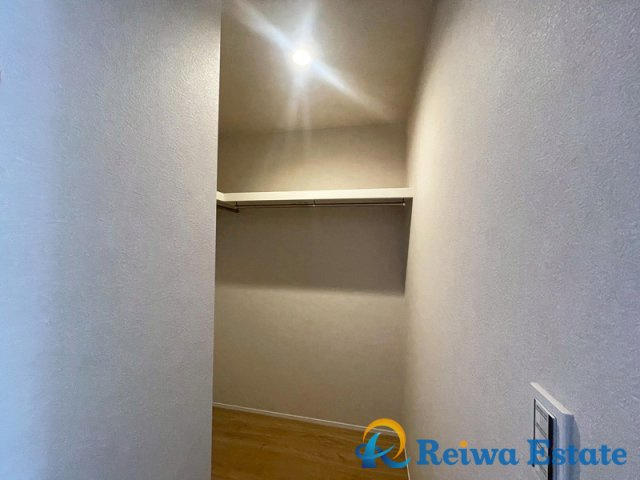 新築戸建　茅ヶ崎市今宿の収納|主寝室にはウォークインクロゼットが付いており季節外のものを収納するのにも便利です。