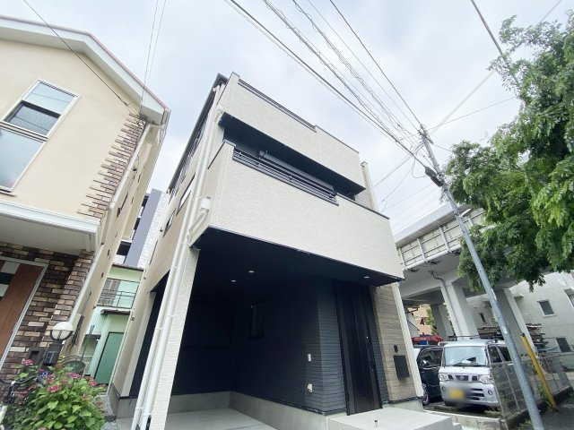 元住吉デザイナーズ新築戸建【 18帖リビング+吹抜+ファミリースペース 】の画像