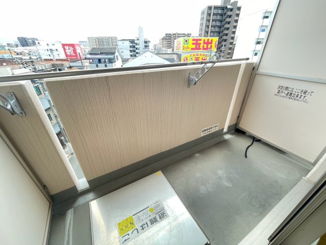 ヴェルドミール小阪のバルコニー