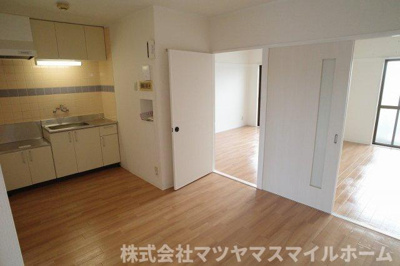 【居間・リビング】 | 第一高山ハイツ