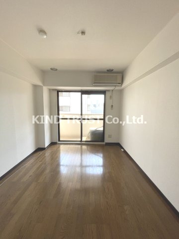 サンロイヤル長柄の居間・リビング|こちらのリビングで趣味の時間をお楽しみください