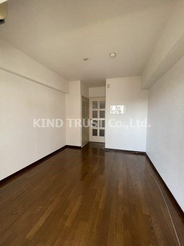 サンロイヤル長柄の居間・リビング|こちらのリビングで趣味の時間をお楽しみください