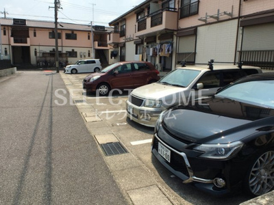 【駐車場】 | ソファレ小河原　Ｂ | 駐車場に車を止められます