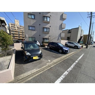 【駐車場】
