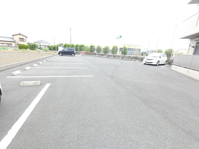 エルパセオの駐車場