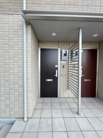 D-Room　Vios(ヴィオス)のエントランス