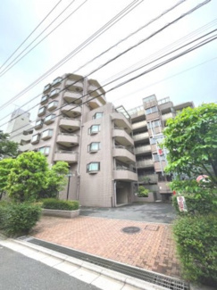 【外観】 | 【 Appearance 】
その壮大な佇まいは、居住者の健やかな生活をしっかりと守ってくれています。ここで過ごした日々の思い出は、かけがえのない宝物になります。