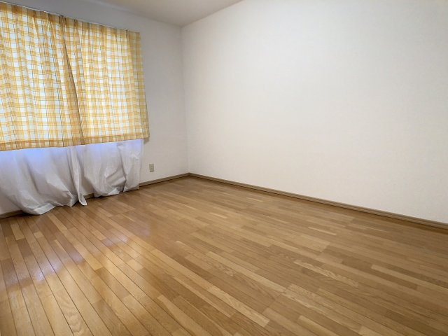 カーディナルESTの洋室