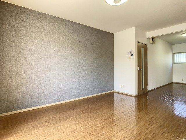 カーディナルESTの居間・リビング