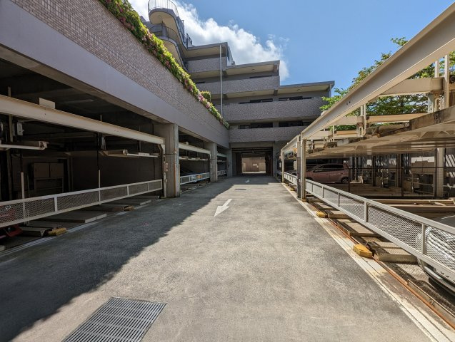 ライオンズマンション筑波学園都市の駐車場|機械式駐車場