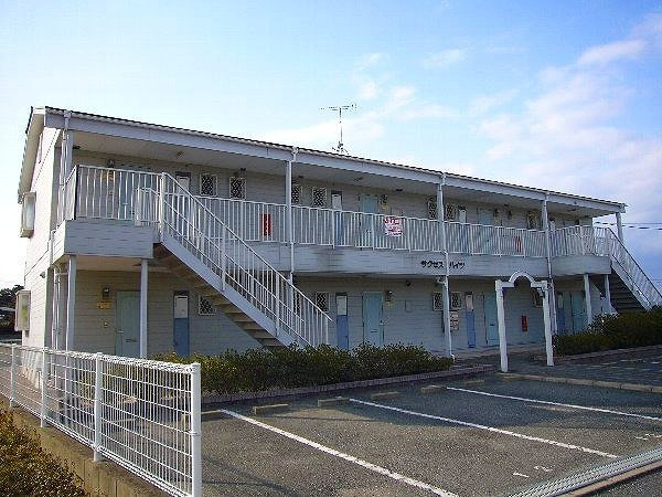 サクセスハイツの外観