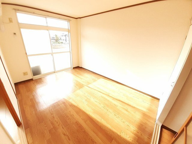 サクセスハイツの居間・リビング