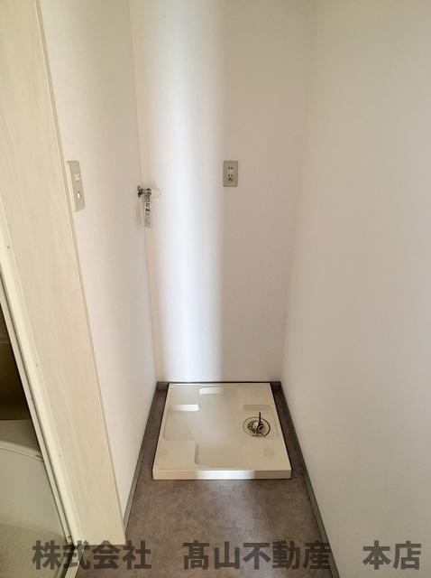 ラフォーレさつき八番館の居間・リビング