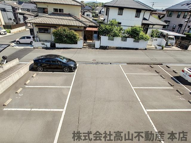 エルカーサの駐車場