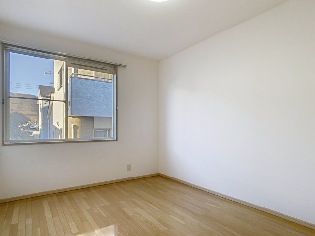 カーディナルESTの洋室